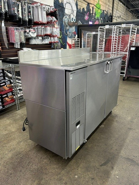 Glastender C1FB60 60" Refrigerated Back Bar Cabinet (USED UNIT)