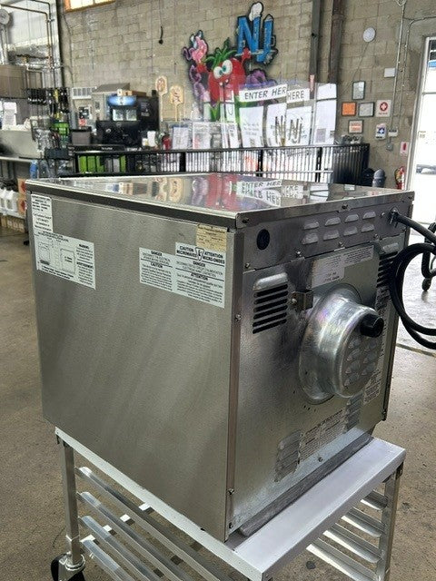 MerryChef E4S High Speed Countertop Convection Oven - 208-240V/1PH (USED UNIT)