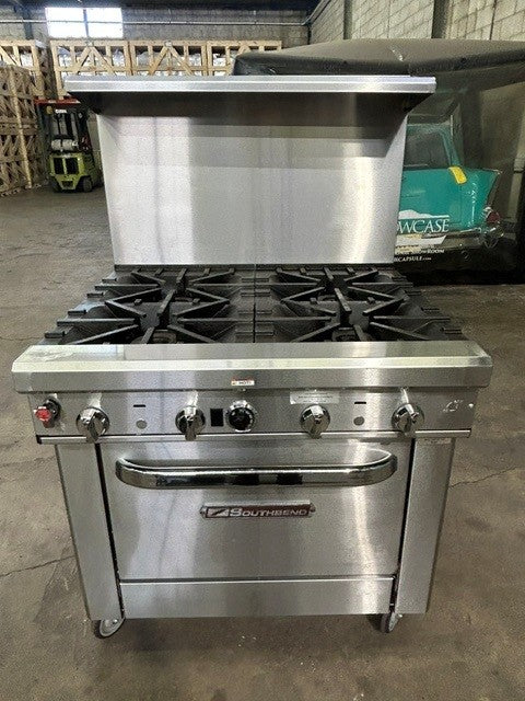 SOUTHBEND 4367D 36" Natural Gas 4 Pyromax Burner Ultimate Restaurant Range with Standard Oven (USED UNIT)