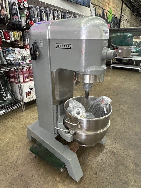 Hobart H-600 60 Quart Mixer Including Hook, Flat Beater, Whip and Bowl 208V 1 phase (USED)