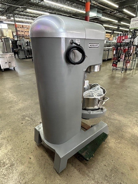 Hobart H-600 60 Quart Mixer Including Hook, Flat Beater, Whip and Bowl 208V 1 phase (USED)