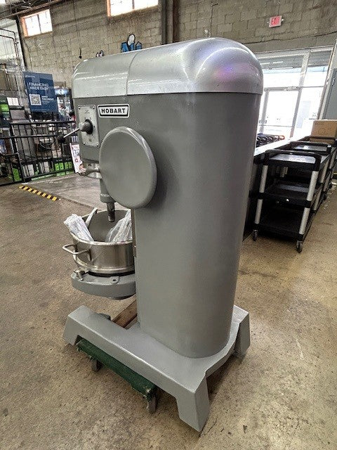 Hobart H-600 60 Quart Mixer Including Hook, Flat Beater, Whip and Bowl 208V 1 phase (USED)