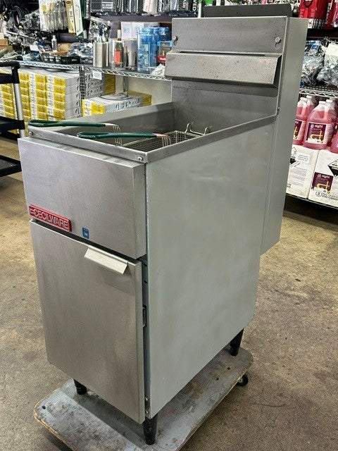 Cecilware FMP-40 4 Burner Natural Gas Floor Model Fryer (USED UNIT)