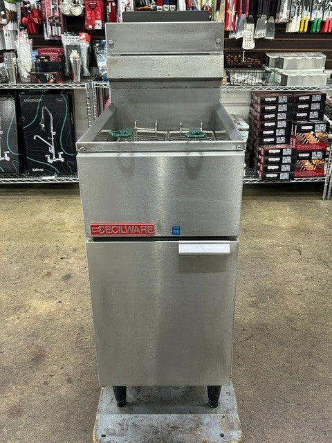 Cecilware FMP-40 4 Burner Natural Gas Floor Model Fryer (USED UNIT)