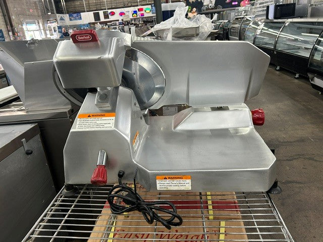 Berkel 829A 14", 1/2 HP Manual Gravity Feed Slicer - USED UNIT!