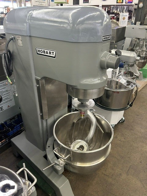 Hobart H-600 60 Quart Mixer Including Hook, Flat Beater, Whip and Bowl 200V 1 phase (USED UNIT)