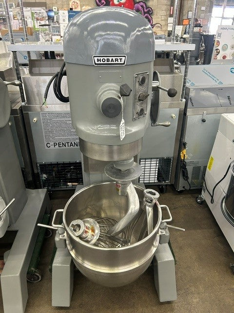 Hobart H-600 60 Quart Mixer Including Hook, Flat Beater, Whip and Bowl 200V 1 phase (USED UNIT)