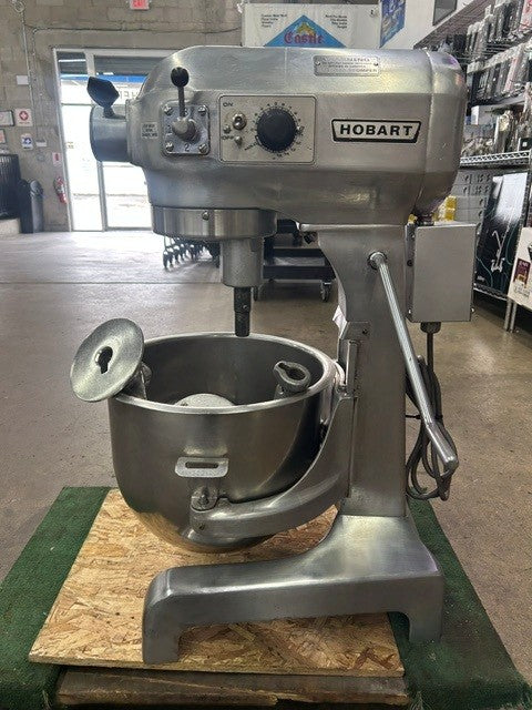 Hobart A200DT D-Series Deluxe Nickel Chrome Plate Finish 20 Quart Mixer Including Hook, Flat beater, Whip and Bowl 115V, 8.2 amp, 1Phase (USED UNIT)