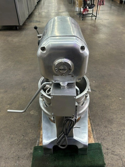 Hobart A200DT D-Series Deluxe Nickel Chrome Plate Finish 20 Quart Mixer Including Hook, Flat beater, Whip and Bowl 115V, 8.2 amp, 1Phase (USED UNIT)