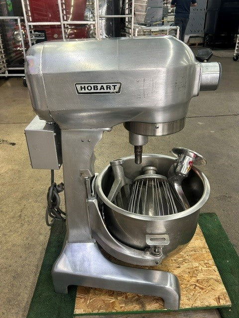 Hobart A200DT D-Series Deluxe Nickel Chrome Plate Finish 20 Quart Mixer Including Hook, Flat beater, Whip and Bowl 115V, 8.2 amp, 1Phase (USED UNIT)
