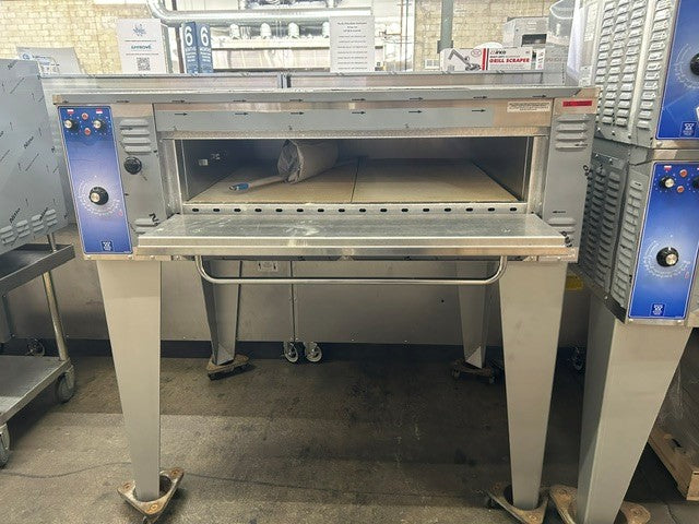 Bakers Pride EP-1-8-3836 Single Super Deck Electric 4 Pie Pizza Oven 208V 3 Phase (OPEN BOX SPECIAL)