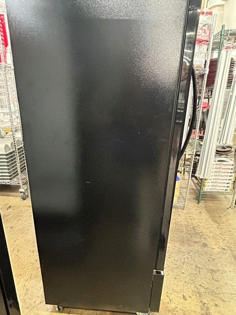 Dukers DSM-19R 30"W One Glass Door Merchandiser Refrigerator - 18.72 Cu. Ft - SCRATCH&DENT