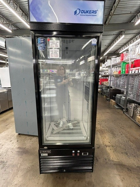 Dukers DSM-15F 27"W One Glass Door Merchandiser Freezer - 13.60 Cu. Ft - (SCRATCH & DENT)