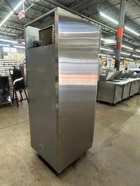 Everest ESR1 Reach-in Single Solid Door Refrigerator (USED UNIT)