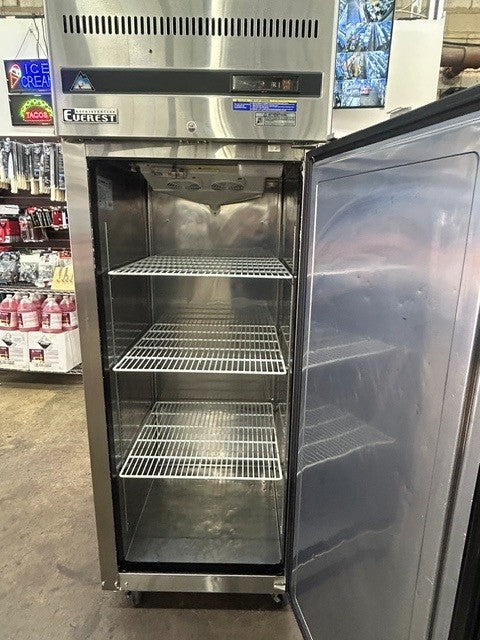 Everest ESR1 Reach-in Single Solid Door Refrigerator (USED UNIT)