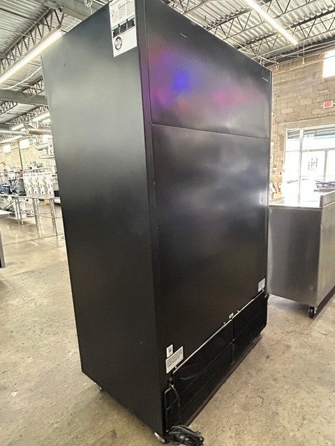 True Food Service GDM-45-HC-LD Sliding Glass Door Merchandiser Refrigerator - 115V 1PH - Black (USED UNIT)