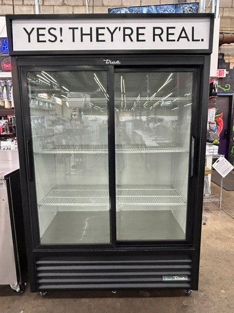 True Food Service GDM-45-HC-LD Sliding Glass Door Merchandiser Refrigerator - 115V 1PH - Black (USED UNIT)
