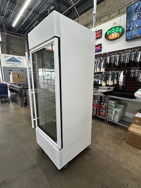 True Food Service GDM-26-HC TLS01 Glass Door Merchandiser - 115V 1PH - WHITE (USED)