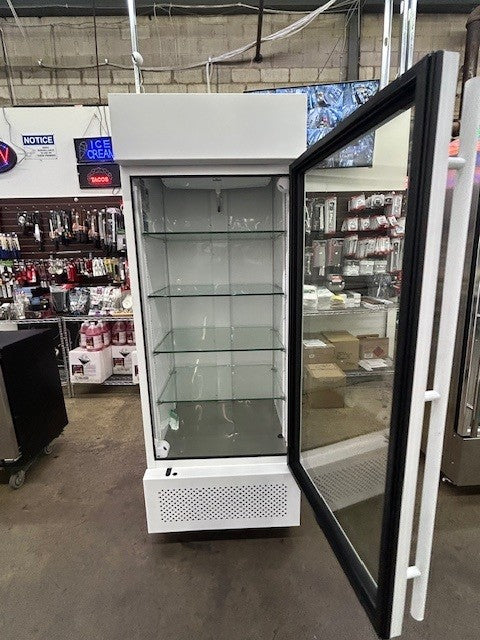 True Food Service GDM-26-HC TLS01 Glass Door Merchandiser - 115V 1PH - WHITE (USED)