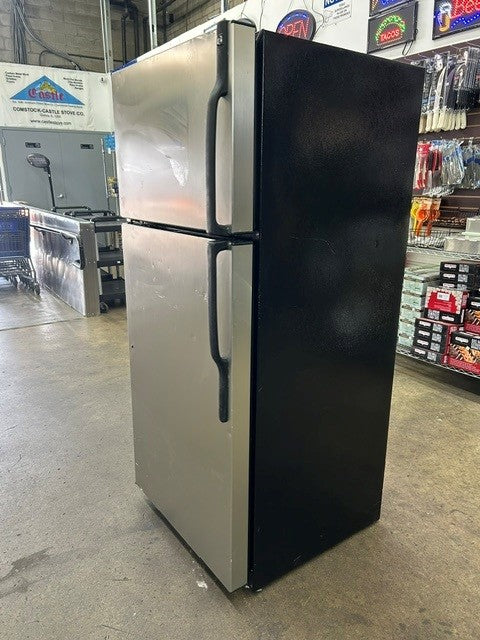 GE GTL17JBWARBS 16.6 Cu.Ft. CleanSteel Top-Freezer/Refrigerator (USED UNIT)
