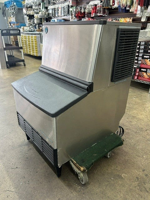 Hoshizaki KM-231BAJ 24"W 213lbs. Ice Machine (USED UNIT)