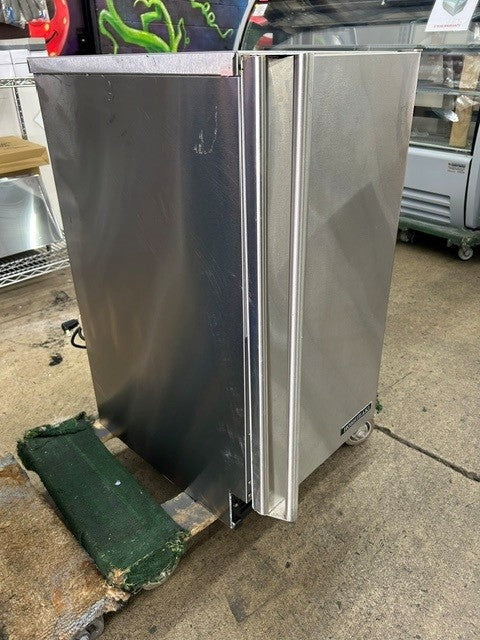 Hoshizaki AM-50BAJ-AD 55lbs. Ice Maker With Built in Storage Bin (USED UNIT)