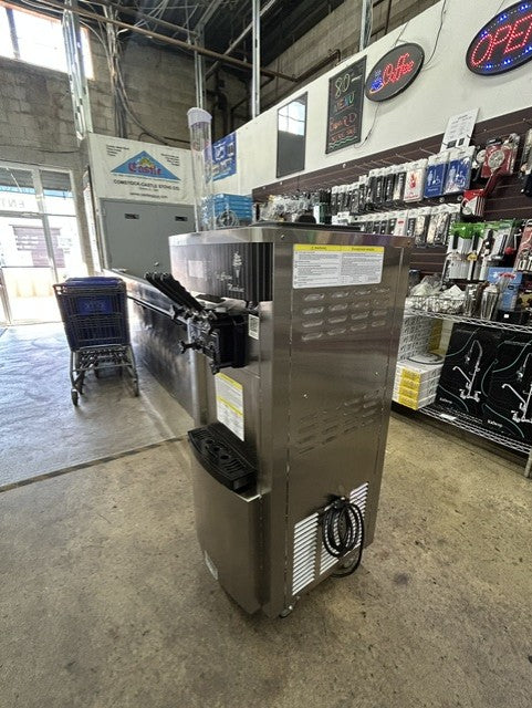 VEVOR 2200W Commercial Soft Ice Cream Machine 12.68 Qt - 3 Flavors (USED UNIT)