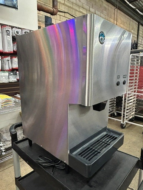 Hoshizaki DCM-270BAH-OS 257lbs. Ice Machine/Water Dispenser (USED UNIT)