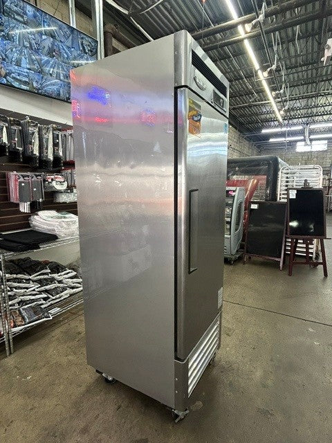 TURBO AIR TUR-MSR-23NM 27" Single Solid Door Refrigerator - 115V 1PH  (USED UNIT)