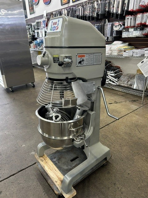 Globe SP30 Planetary Dough Mixer - 30 Quarts - Floor Style - 3 Speeds - 115V, Single Phase - (USED UNIT)