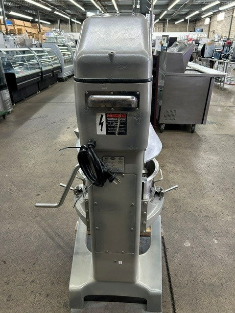 Globe SP30 Planetary Dough Mixer - 30 Quarts - Floor Style - 3 Speeds - 115V, Single Phase - (USED UNIT)