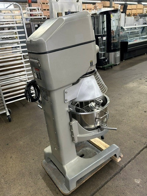 Globe SP30 Planetary Dough Mixer - 30 Quarts - Floor Style - 3 Speeds - 115V, Single Phase - (USED UNIT)