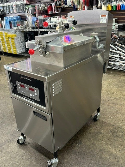 HENNY PENNY PFE500.01 40lbs Electric Pressure Fryer (LIGHTLY USED UNIT)