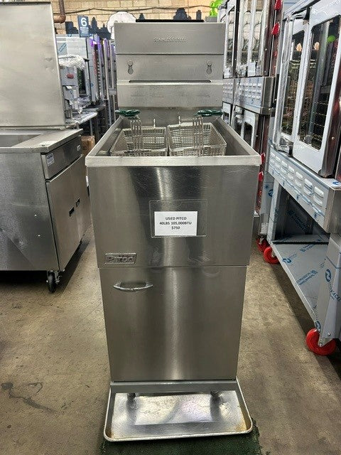 Pitco 40C+ 40 lb. Natural Gas Fryer - 105,000 BTU (USED UNIT)