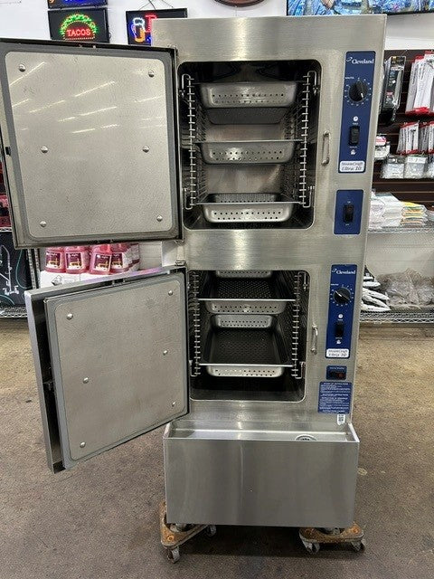 Cleveland 24CGA10 SteamCraft Ultra Natural Gas 10 Pan Floor Steamer - 125,000 BTU (USED UNIT)