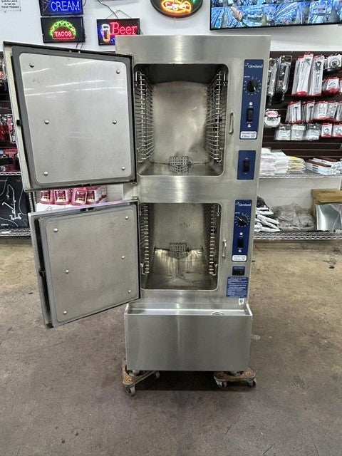 Cleveland 24CGA10 SteamCraft Ultra Natural Gas 10 Pan Floor Steamer - 125,000 BTU (USED UNIT)
