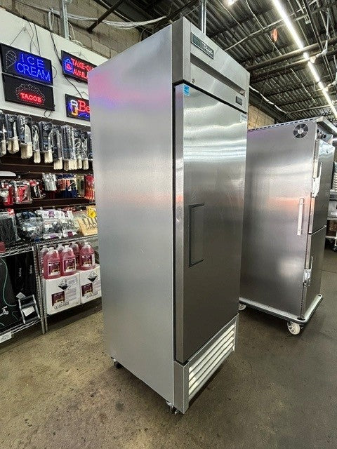 True Food Service T-23F-HC Reach-In Solid Door Freezer - 115V 1PH (USED UNIT)