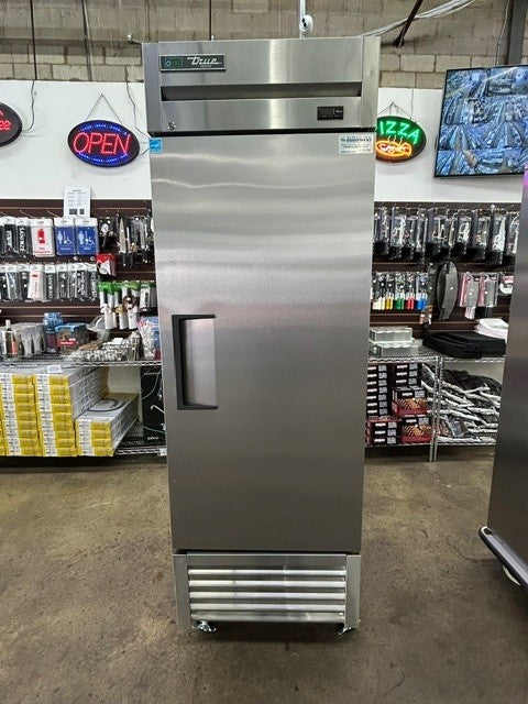 True Food Service T-23F-HC Reach-In Solid Door Freezer - 115V 1PH (USED UNIT)