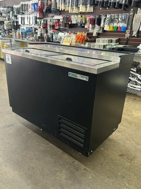 True Refrigeration TD-50-18-HC 49 1/2"W Horizontal Bottle Cooler - USED UNIT!