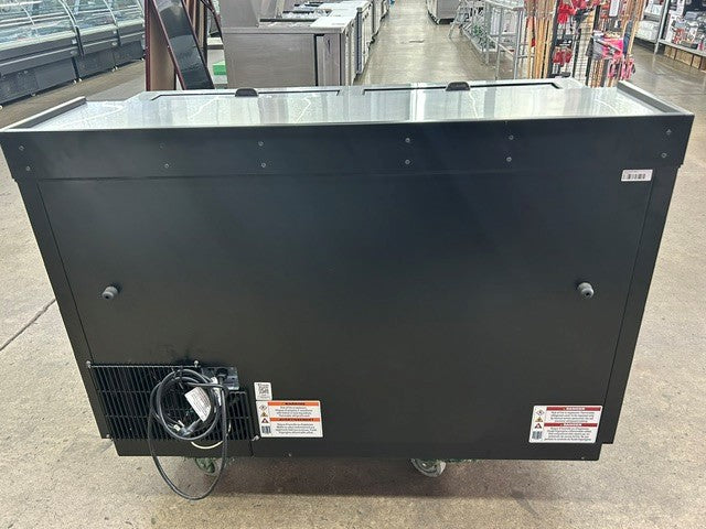 True Refrigeration TD-50-18-HC 49 1/2"W Horizontal Bottle Cooler - USED UNIT!