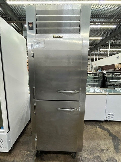 TRAULSEN RHT132WUT-HHS Stainless Steel 24.2 Cu. Ft. Half Door One Section Reach In Refrigerator - Specification Line - 115V 1PH (USED UNIT)