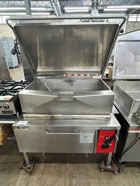 Vulcan VG40 Tilting Skillet Braising Pan, 40 Gallon Gas (USED UNIT)