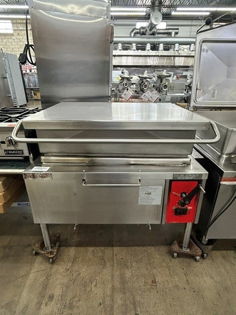 Vulcan VG40 Tilting Skillet Braising Pan, 40 Gallon Gas (USED UNIT)