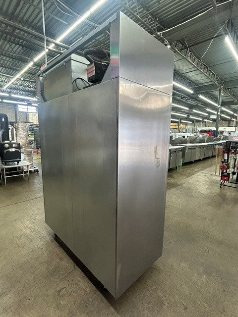 VICTORY UltraSpec RS-2N-S1-HD-KP Half Height Solid Door Reach-In Refrigerator (USED UNIT)