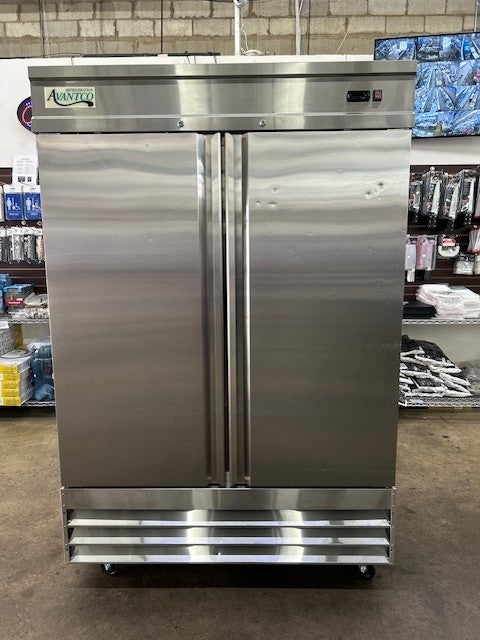 Avantco 178SS2RHC 2 Solid Door Refrigerator - 115V 1PH  (USED UNIT)