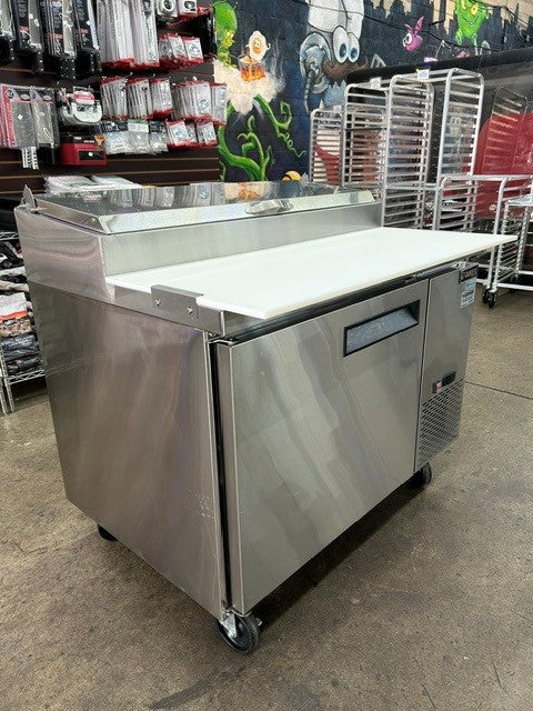Dukers DPP44 44"W One Door Pizza Prep Refrigerator - 9.88 Cu. Ft. (USED UNIT)