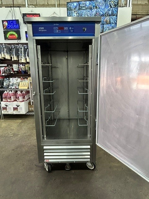 FWE URS-10 Mobile Refrigerated Cabinet - 120V 1Ph (USED UNIT)