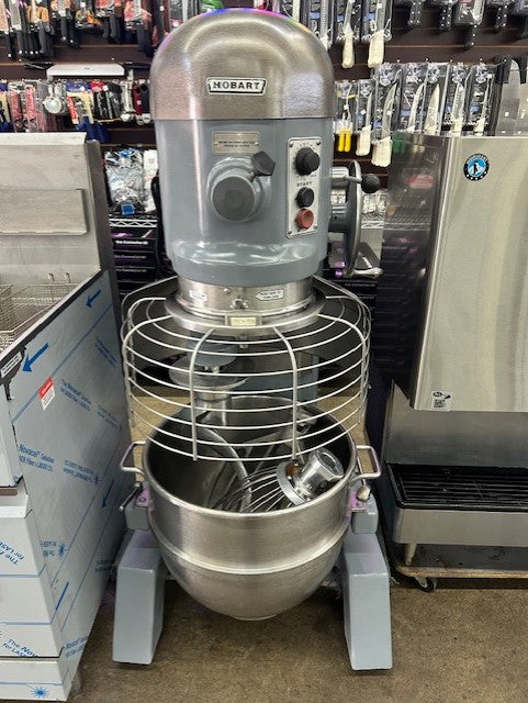 Hobart H-600T 60 Quart Mixer With Guard Including Hook, Flat Beater, Whip and Bowl 200V - 3 Phase (USED)