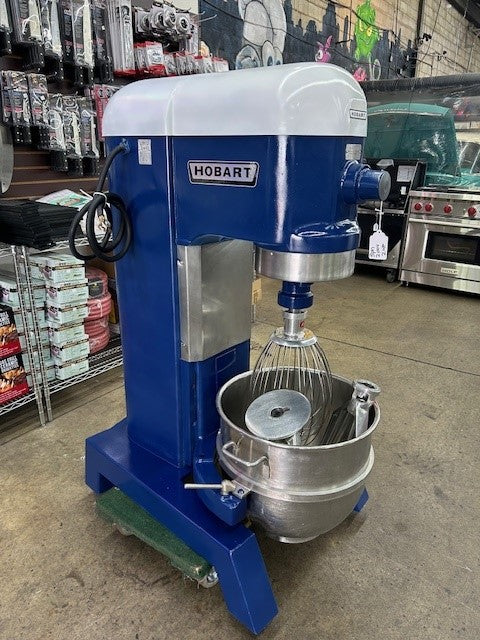 Hobart H-600 60 Quart Mixer Including Hook, Flat Beater, Whip and Bowl 200V 3 phase 2HP (USED)