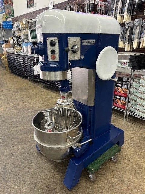 Hobart H-600 60 Quart Mixer Including Hook, Flat Beater, Whip and Bowl 200V 3 phase 2HP (USED)